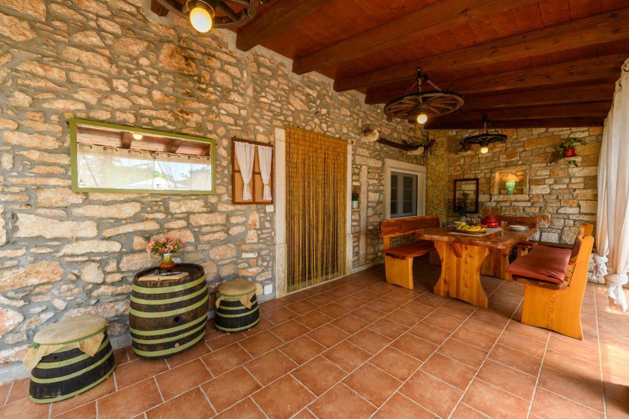 Rustic Istrian House Varesco Krnica Exterior photo