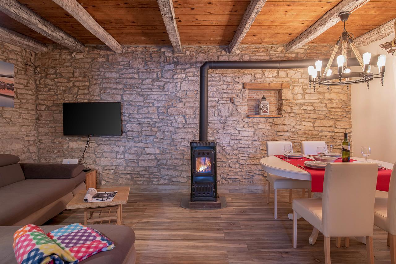 Rustic Istrian House Varesco Krnica Exterior photo